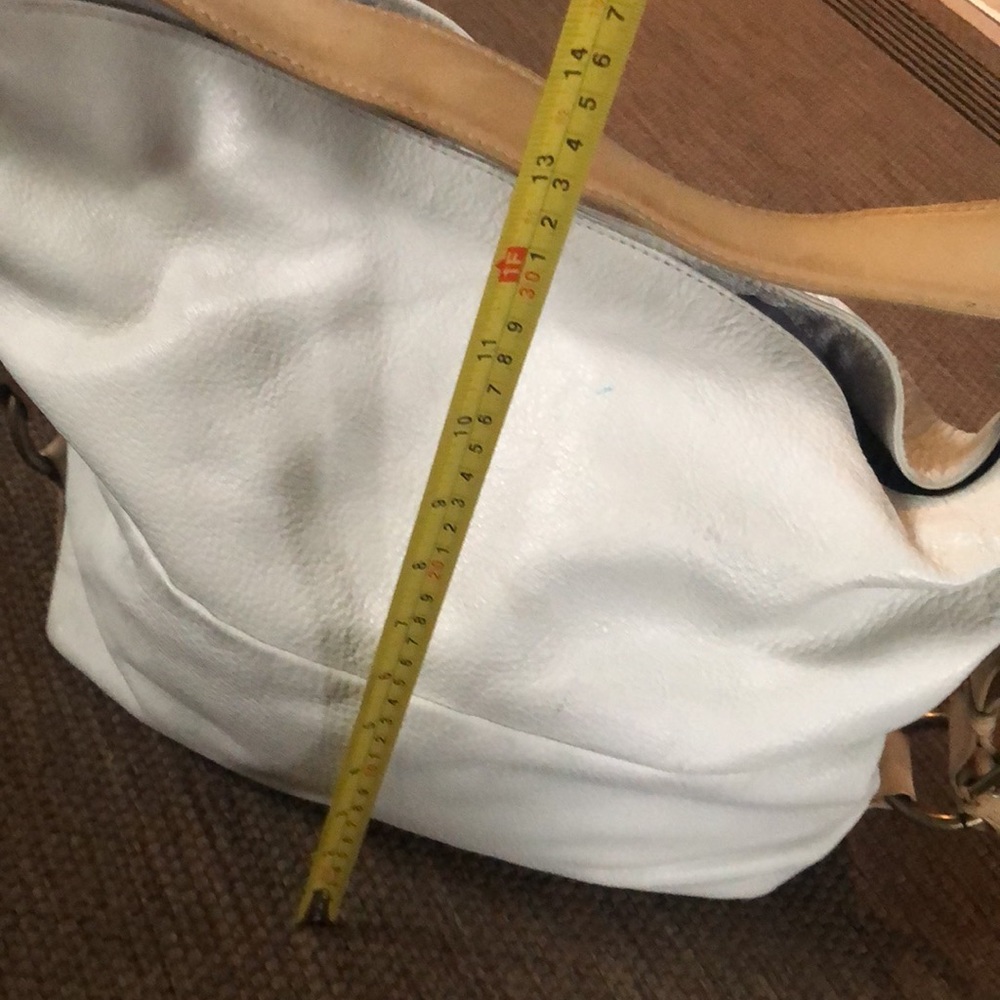 Beautiful leather handbag ๐ - Picture 4 of 12